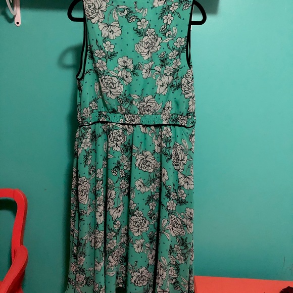 Elle Floral Dress - Picture 4 of 7